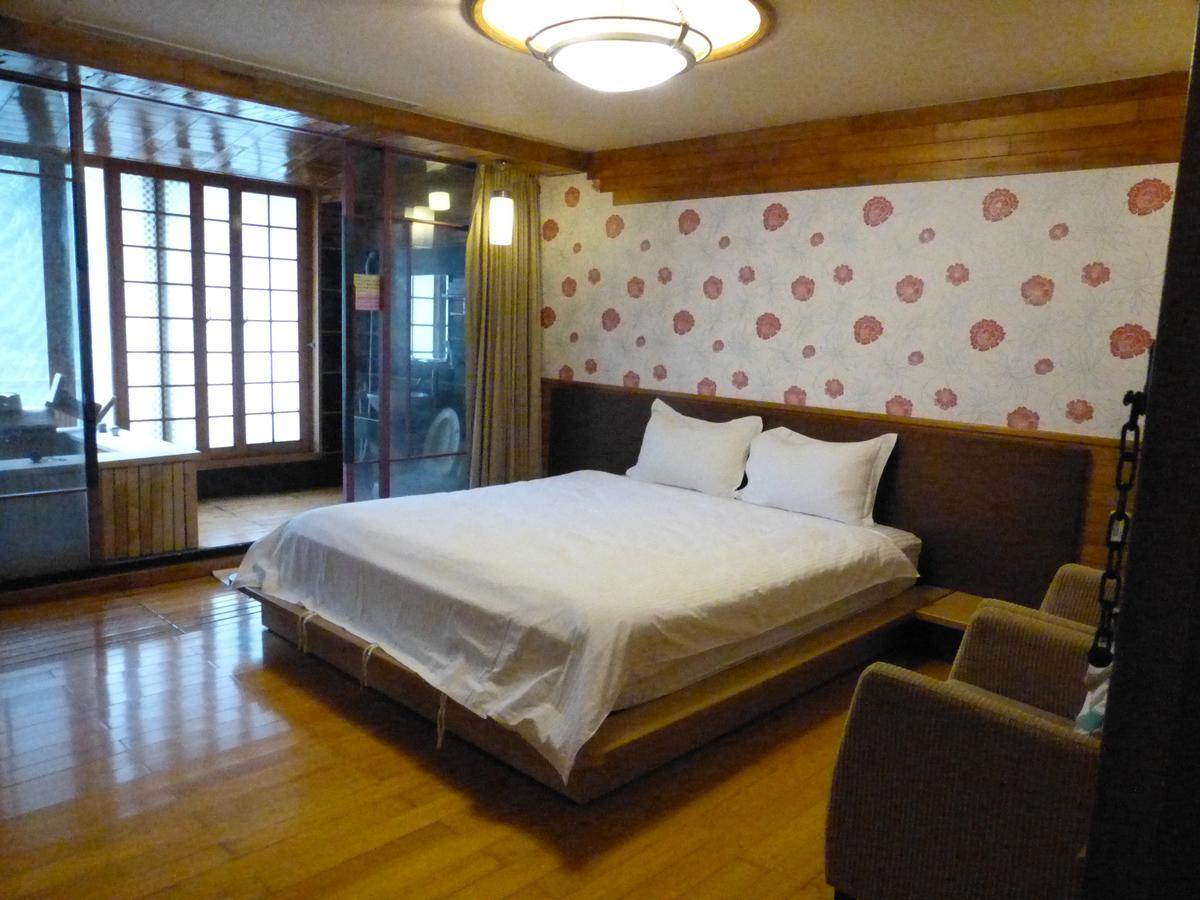 Full Moon Spa Wulai Exterior photo